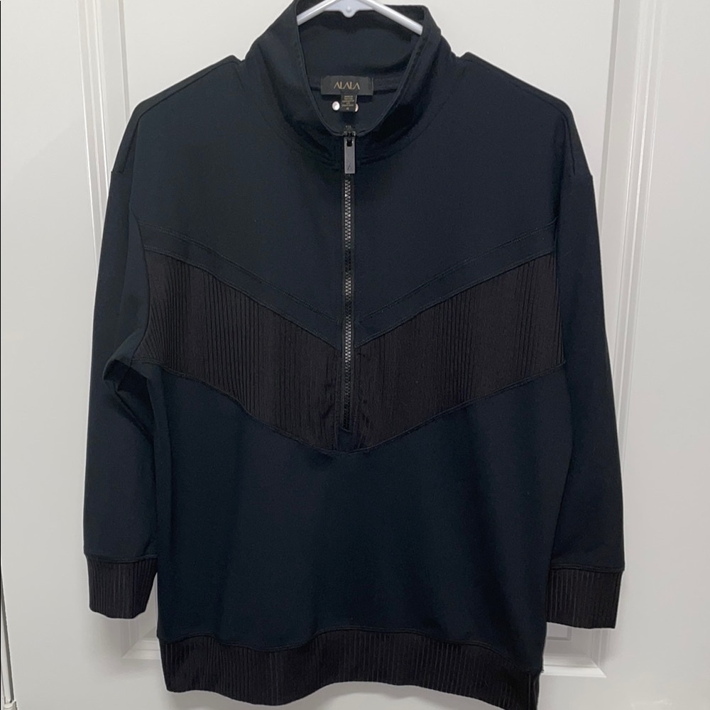 Women’s 3/4 zip top